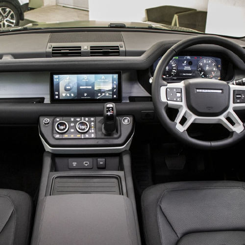 Land Rover Defender - Image 4